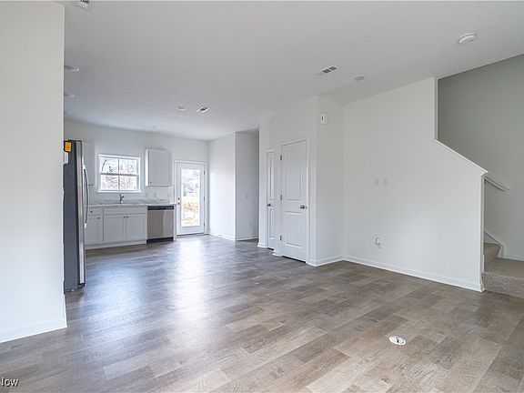 4th image of 149 Harvest Way