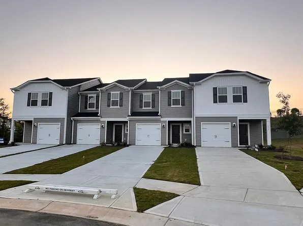 1213 Falling Acorn Ln, Concord, NC 28027