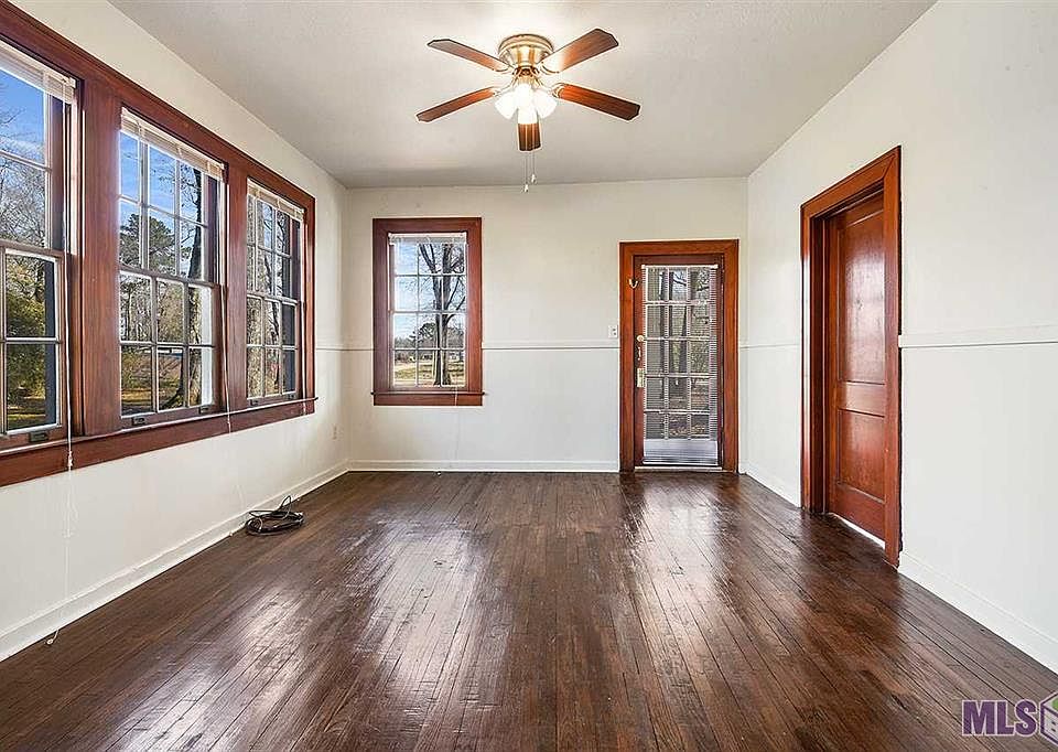 2nd image of 25703 Gill Rd Unit 1
