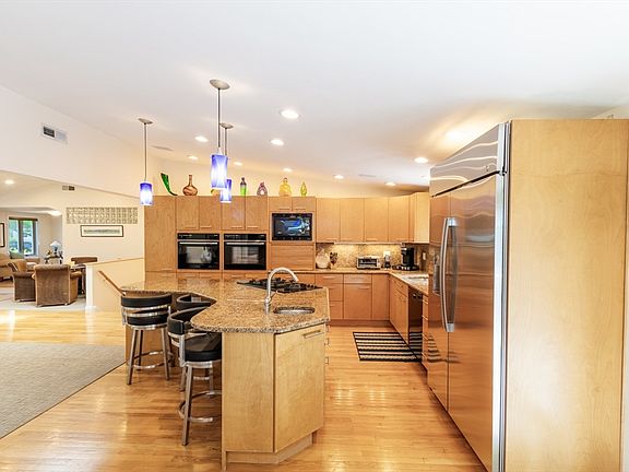 5th image of 16 Leonard Rd
