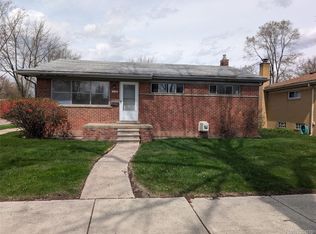 318 Royal Park Ln, Madison Heights, MI