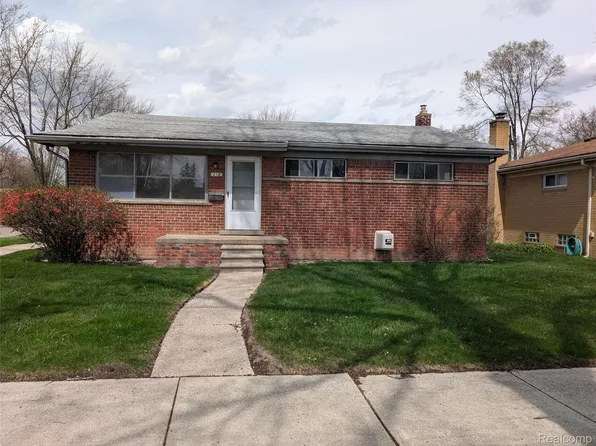 318 Royal Park Ln, Madison Heights, MI 48071
