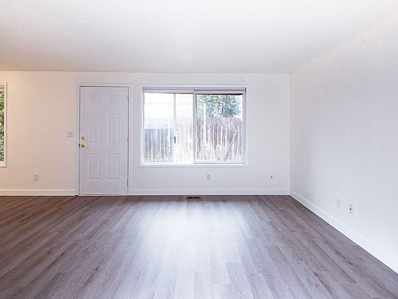 5th image of 3725 & 3727 SE Jackson St #3725