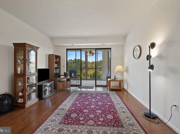 3100 N Leisure World Blvd APT 420, Silver Spring, MD 20906