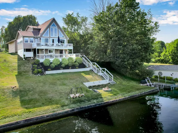 10823 Lakeside Dr, Perrinton, MI 48871