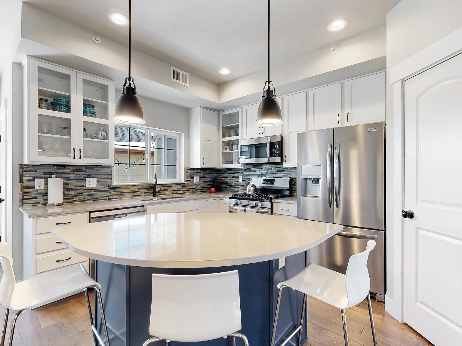 4902 Northern Lights Dr — Photo 4