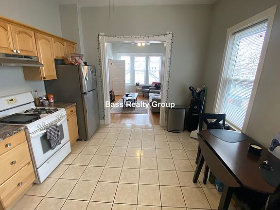 3rd image of 2536 W Shakespeare Ave APT 2R