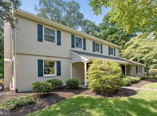 860 Homewood Dr, Riverton, NJ 08077