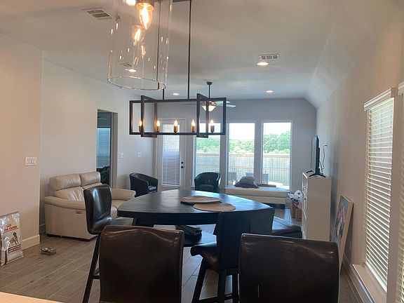 4th image of 849 Oak Ln