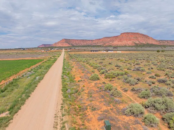 4 E Silver Spurr Trl, Kanab, UT 84741