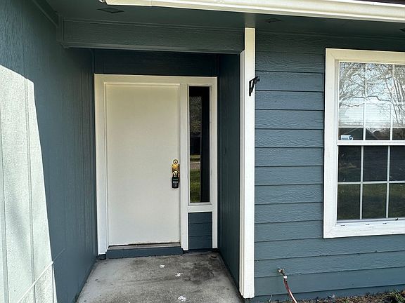 3rd image of 8219 Sawmill Creek Dr