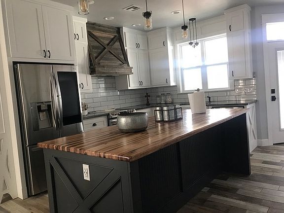 3rd image of 718 NE 5th