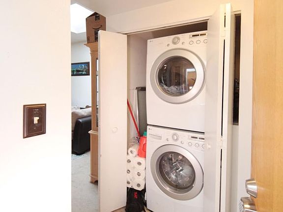 High Efficeny Laundry Washer and Dryer