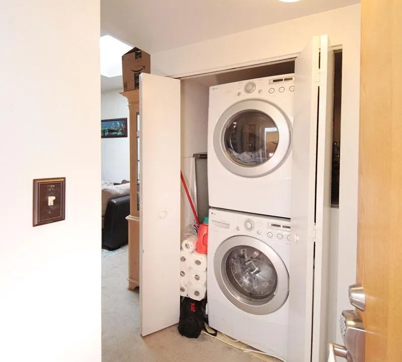 High Efficeny Laundry Washer and Dryer