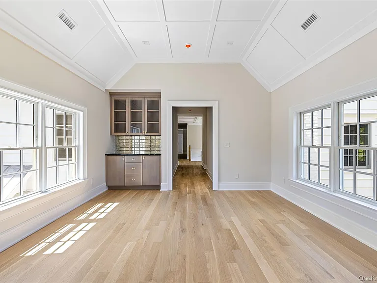 42 Mamaroneck Rd — Photo 31
