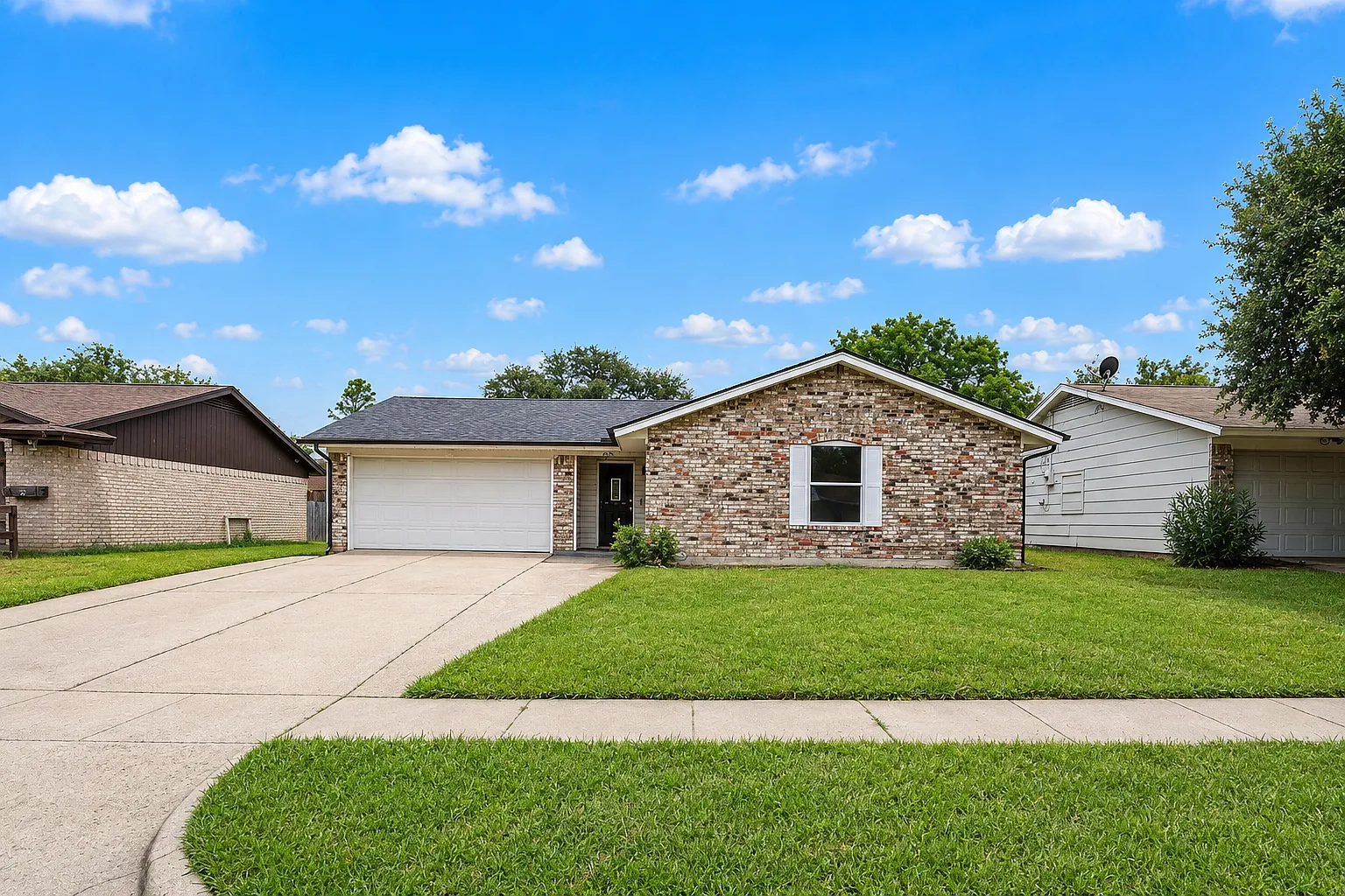 4 bed, 2200 sqft, $1,800 — Photo 1