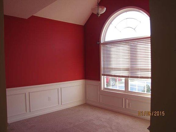 4th image of 462 Lombardi Ct