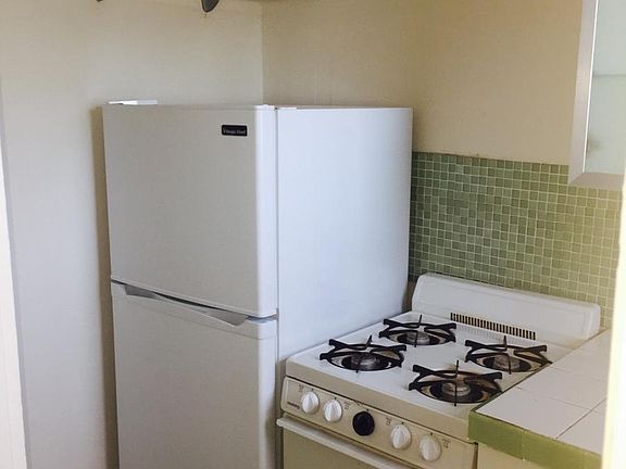 4th image of 215 5th St N APT 4