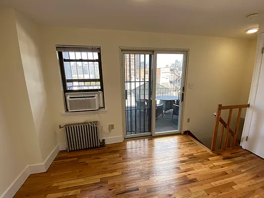 Rented by Harris Philip NYC | media 12