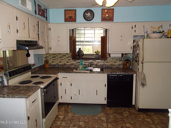 5th image of 4821 Big Horn Dr S