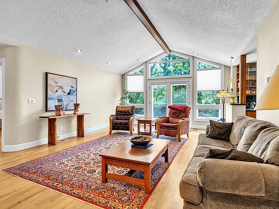5th image of 7430 Park Pl