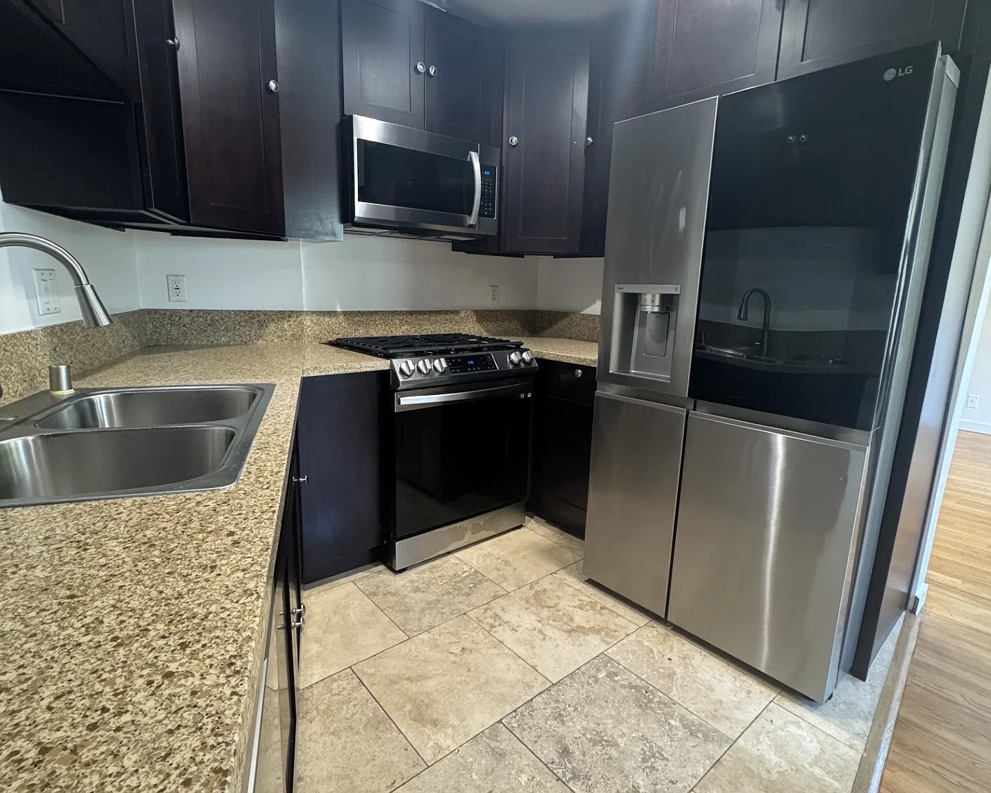 1 bed, 735 sqft, $2,690 — Photo 1