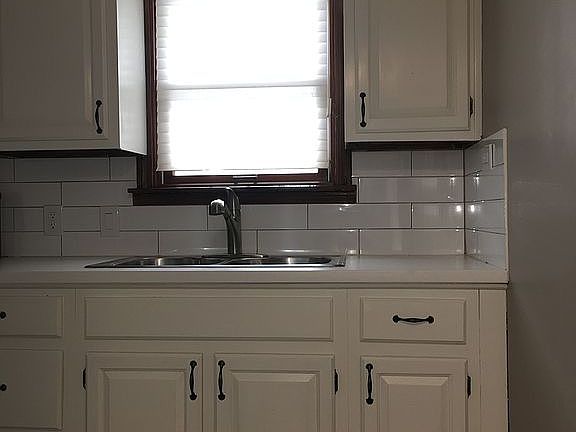 2nd image of 2811 Park Dr