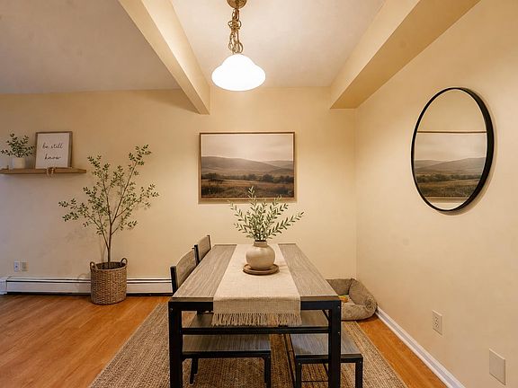 5th image of 3845 Sherwood Forest Dr