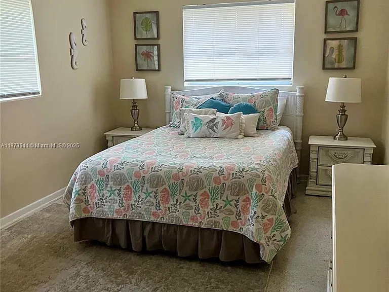 1241 Manor Dr — Photo 11