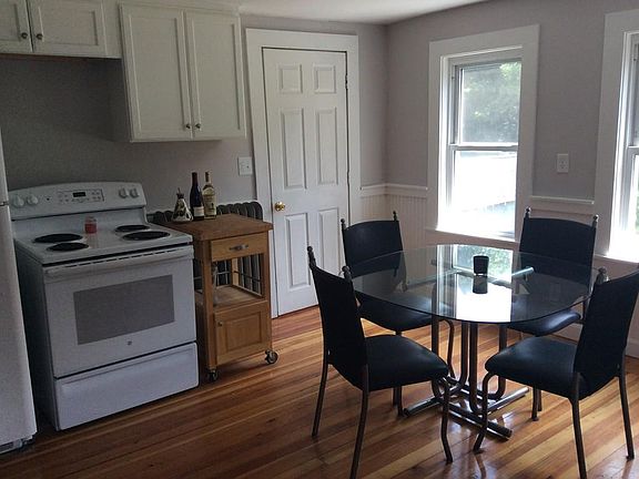 3rd image of 142 Morton St #2