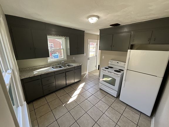 4th image of 3751 Salem Tpke NW