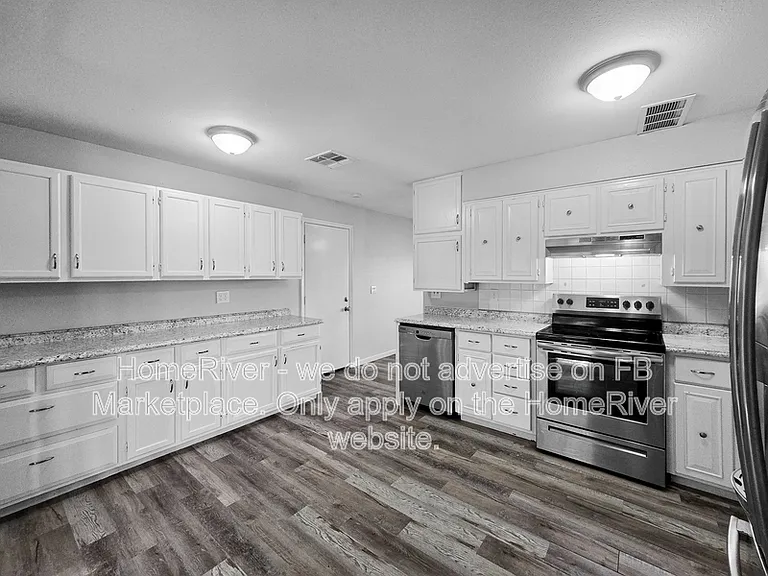 512 S 75th Pl — Photo 7