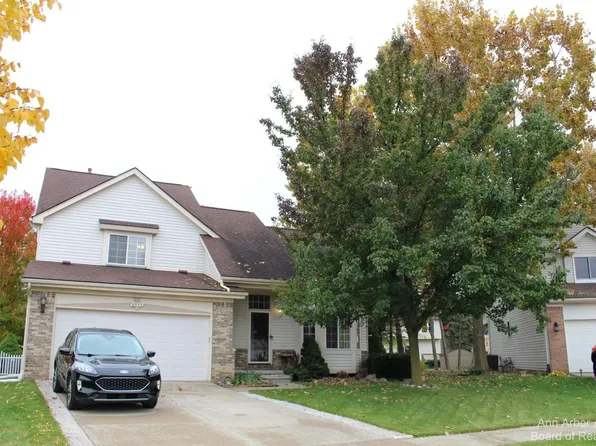 6597 Robin Ct, Ypsilanti, MI 48197
