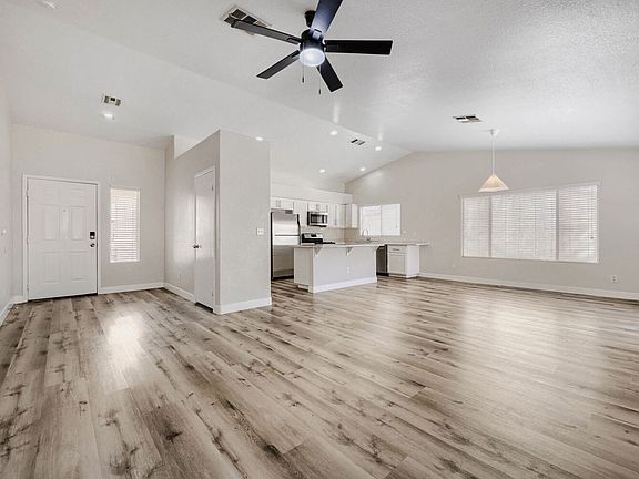 2nd image of 5115 Vista Del Rancho Way