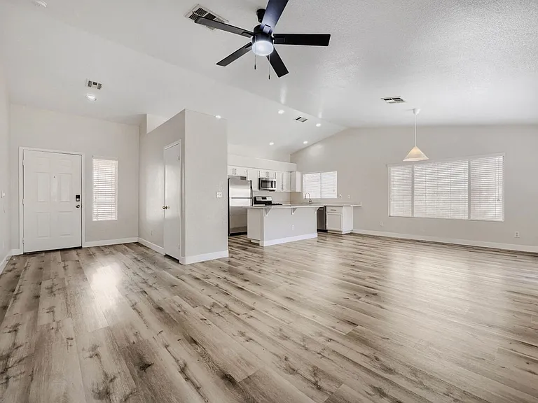 5115 Vista Del Rancho Way — Photo 2