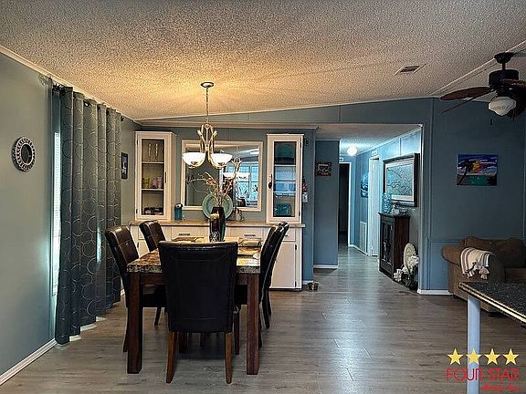 3rd image of 2333 Sandlewood Ln