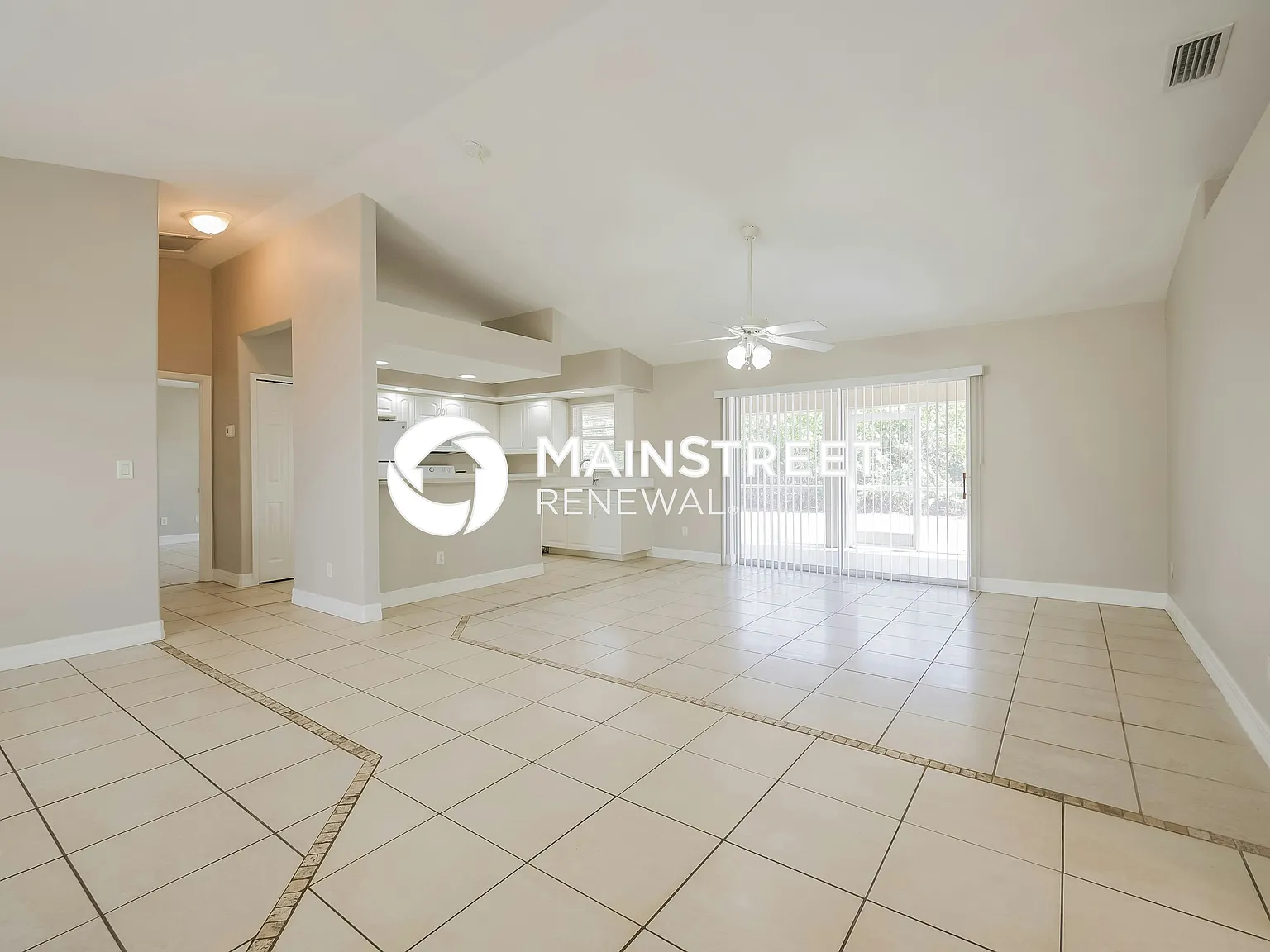 448 Reading St — Photo 2