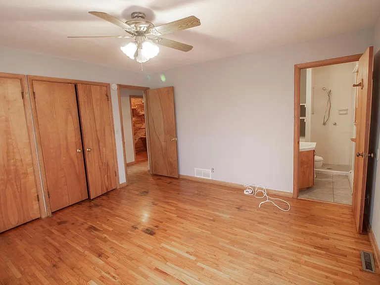 1303 Smiley Ln — Photo 22
