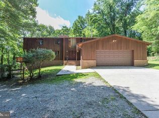 6022 Munson Hill Rd, Falls Church, VA 22041