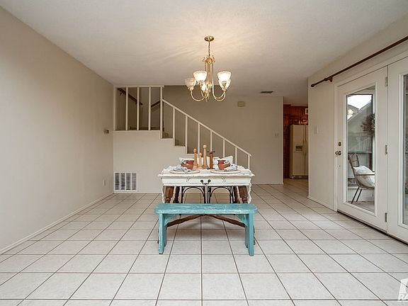 5th image of 3911 Driftwood Dr