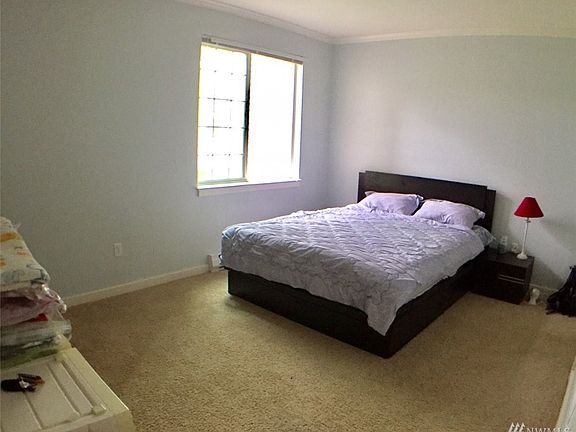 2nd image of 25025 SE Klahanie Blvd APT L201