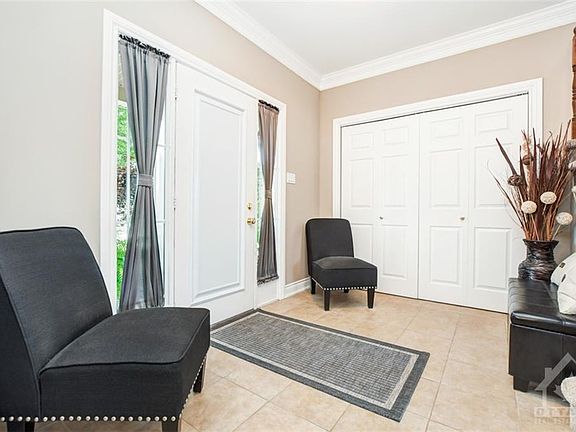 4th image of 33 Baywood Dr
