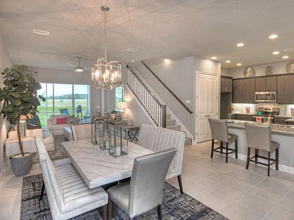 4th image of 8 Brighton Ln