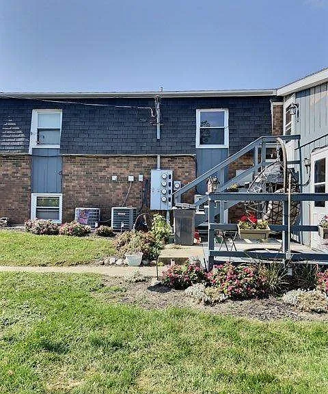 401 S Maple St #4 — Photo 4
