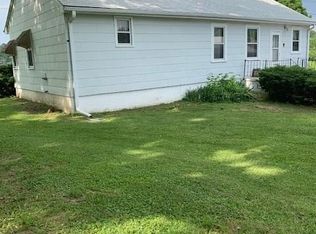 901 Childs Rd W, Bellevue, NE 68147