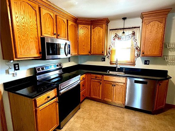 3rd image of 28 Beattie Ave