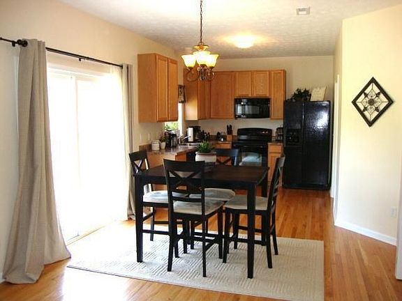 3rd image of 552 Panzeretta Dr