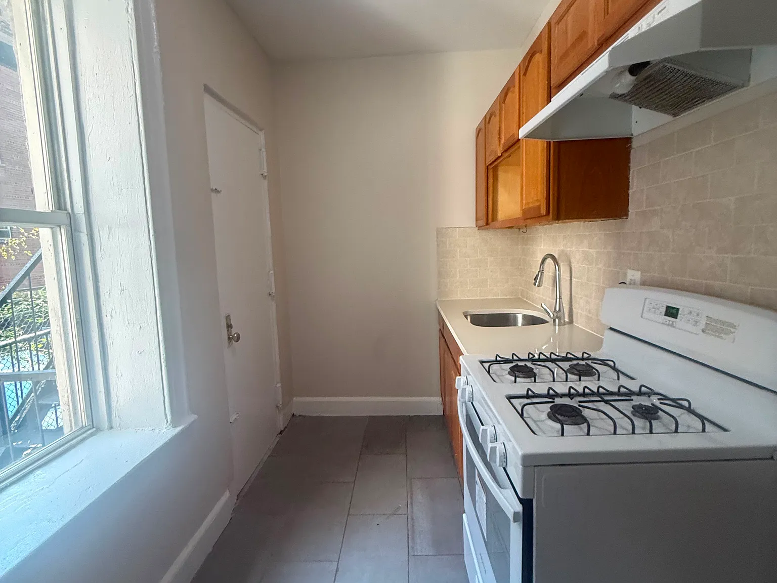 2 bed, $1,800 — Photo 2