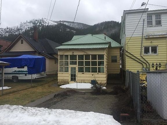 5th image of 221 River St