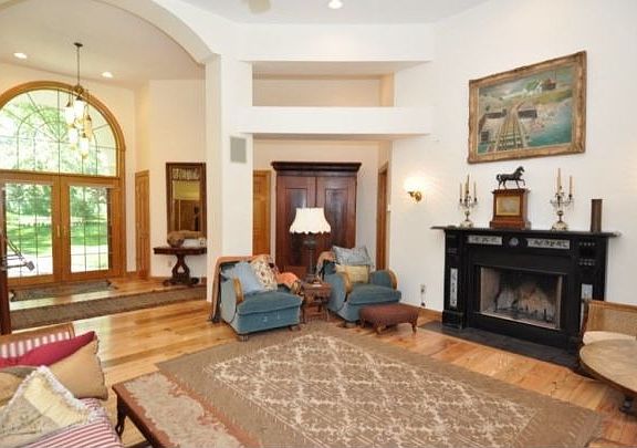 2nd image of W346S3290 Holland Ct